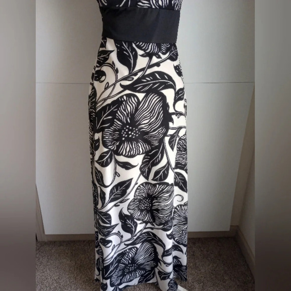 WHBM Black White Tropical Floral Bold Print Long Gown A-Line Strapless Gown Sz 2 - Picture 8 of 16